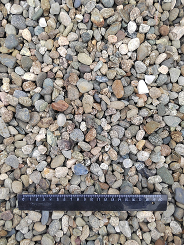 Kamenclub.ru: Галька речная окат (серая) фр.10-20 мм купить  в Луганске галька речная серая, серый, темно-серый, светло-серый, коричневый ландшафтная декоративная речная окатанная округлая галька 5000 руб/т   фото КАМЕНЬ КЛУБ