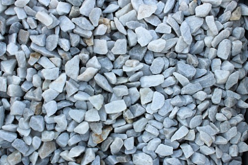 Kamenclub.ru: Мраморная крошка, щебень, цвет-белый,  фр. 20-40 мм.  купить в Луганске мрамор белый молочный слоновая кость айвори  мраморная крошка ландшафтная 12000 руб/т   фото КАМЕНЬ КЛУБ