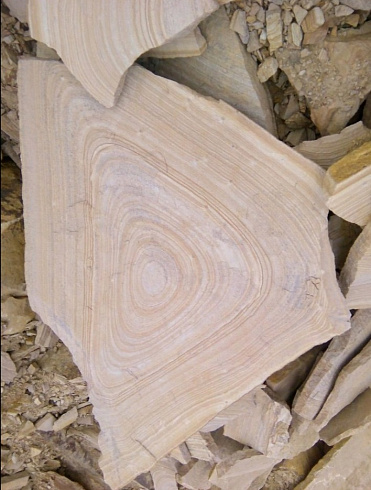 Kamenclub.ru: Форматный камень (плаха) пошаговая дорожка от 70-150 см (4 -12 см)  купить в Луганске плитняк  форматный плаха желтый песчаник 9 000 руб/т   фото КАМЕНЬ КЛУБ