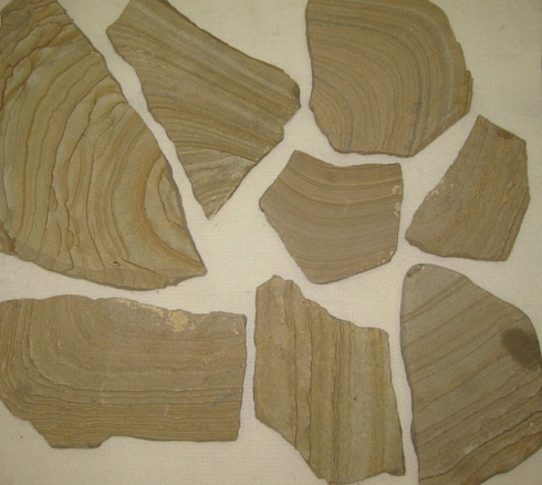 Kamenclub.ru: Песчаник пластушка желтый с разводом под дерево (2 см)  купить в Луганске плитняк желтый с разводами, желтый, рыжий, серый песчаник пластушка рваная ландшафтная 11 000 руб/м3   фото КАМЕНЬ КЛУБ