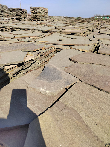 Kamenclub.ru: Песчаник пластушка серо-зеленый (3,0 см)  купить в Луганске песчаник серо-зеленый, серый, зеленый песчаник пластушка колотый рваный ландшафтный 10200 руб/м3   фото КАМЕНЬ КЛУБ