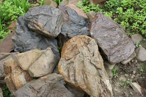 Kamenclub.ru: Песчаник декоративный ландшафтный (фр. 300-500 мм)  купить в Луганске песчаник желтый рыжий серый зеленый валун речной окатанный природный песчаника 4 500 руб/т   фото КАМЕНЬ КЛУБ