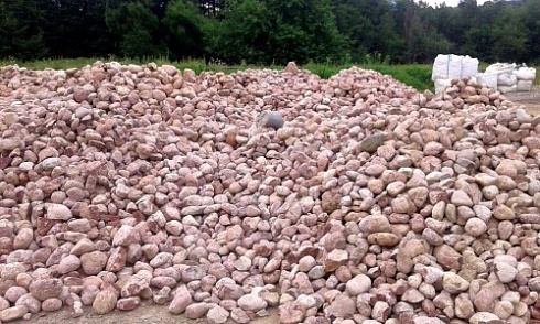 Kamenclub.ru: Розовый валунчик фр.100-300 мм.  купить в Луганске крупный природный камень розовый, серый молочный красный речной галечник природный 7850 руб/т   фото КАМЕНЬ КЛУБ