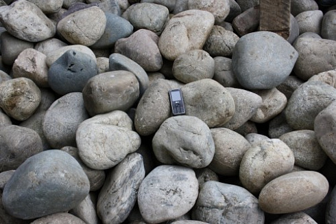 Kamenclub.ru: Речной валун (Ассорти) фр.100-300 мм.  купить в Луганске галечник серый, темно-серый, светло-серый речная галька крупных размеров 4200 руб/т   фото КАМЕНЬ КЛУБ