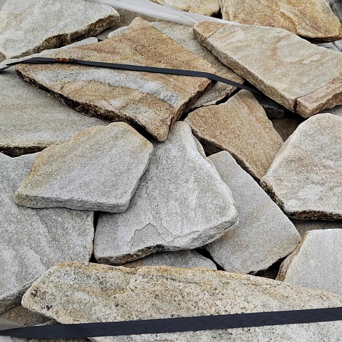 Kamenclub.ru: Песчаник пластушка галтованный желтый с рисунком (3 см)  купить в Луганске плитняк - пластушка желтый песчаник 21000 руб/м3   фото КАМЕНЬ КЛУБ