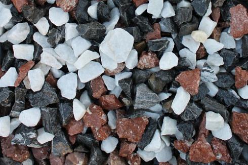 Kamenclub.ru: Мраморная крошка (щебень крошка микс: белый-зеленый-розовый) фр. 3-5 мм.  купить в Луганске мрамор белый, зеленый, розовый мраморная декоративная крошка каменная 12000 руб/т   фото КАМЕНЬ КЛУБ