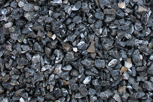 Kamenclub.ru: Щебень крошка черный (мрамор) фр. 40-70 мм.  купить в Луганске мрамор черный с белыми прожилками, черный, белый декоративный щебень 11000 руб/т   фото КАМЕНЬ КЛУБ