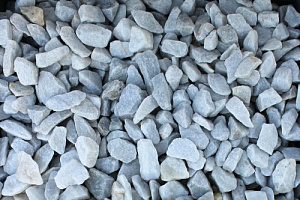 Kamenclub.ru: Мраморная крошка, щебень, цвет-белый, фр. 40-70 мм.  купить в Луганске мрамор белый молочный айвори мраморный каменный декоративный  12000 руб/т   фото КАМЕНЬ КЛУБ